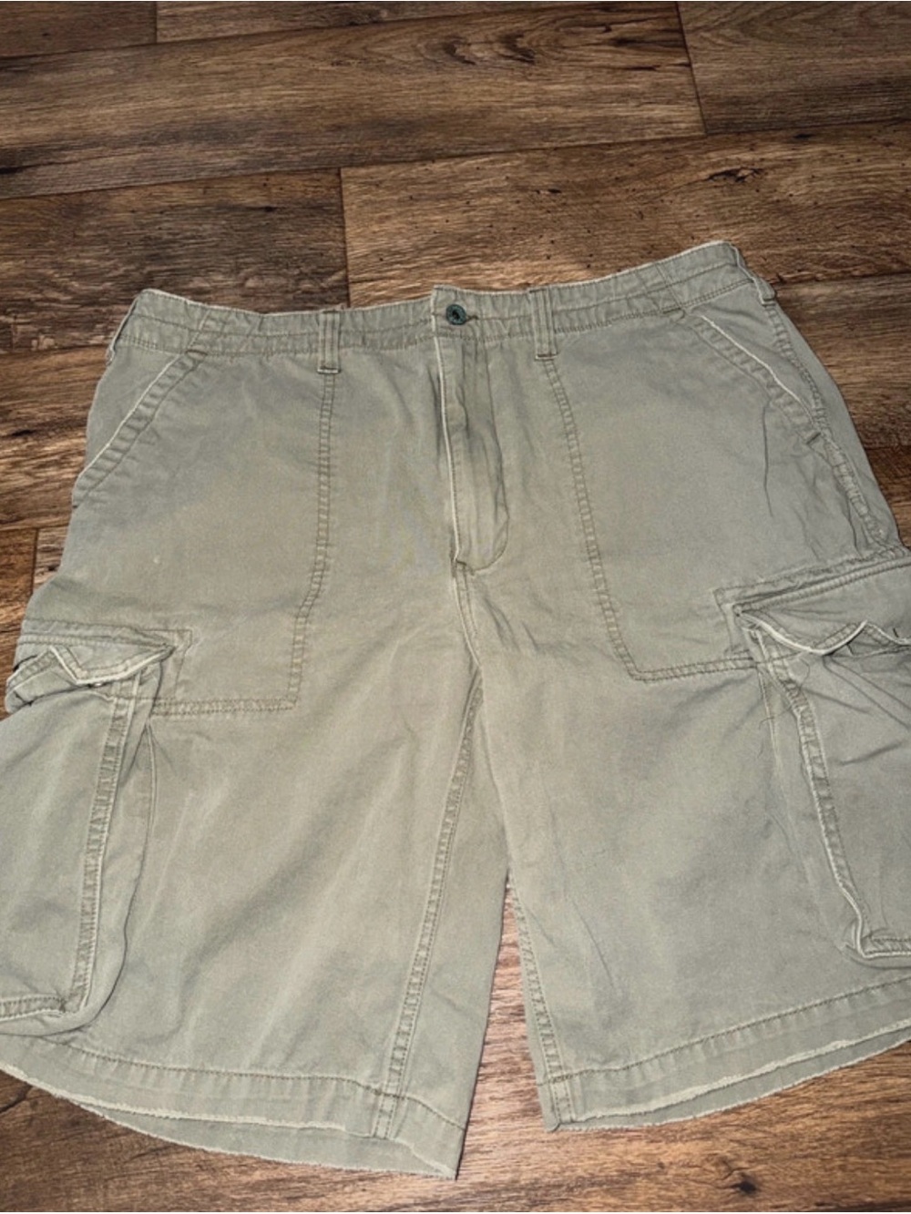 Men's Casual Cargo Shorts in Olive Green